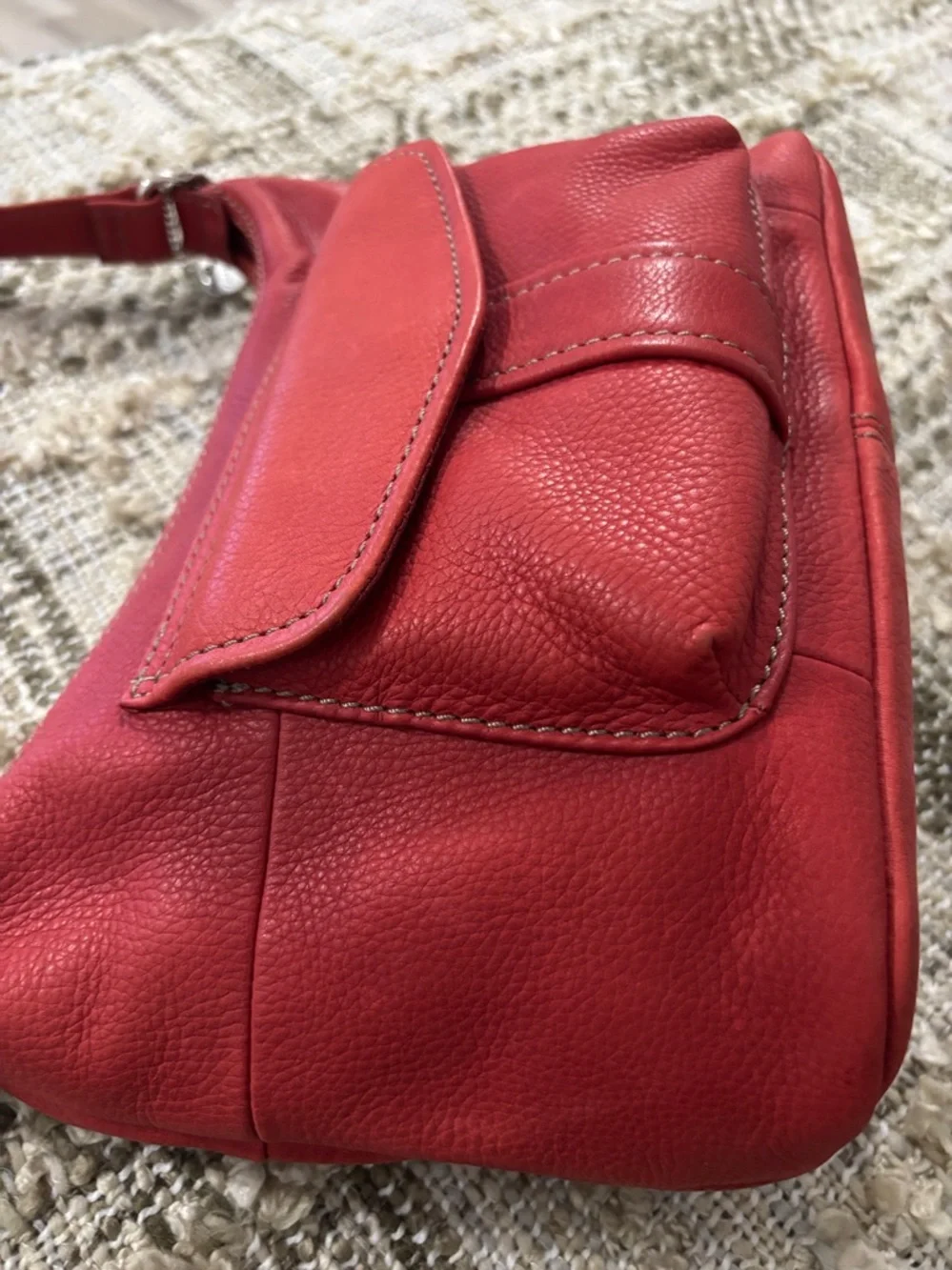 Fossil Y2K Red Leather Hobo Women’s Classic‎ Shoulder Bag